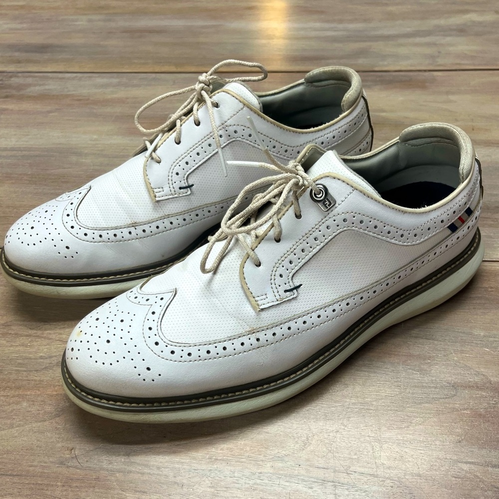 FootJoy Traditions men’s golf shoes, size 10.5